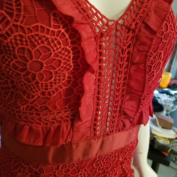 LEA CLASSIC COLLECTION RED NETTED DRESS - Picture 3 of 6